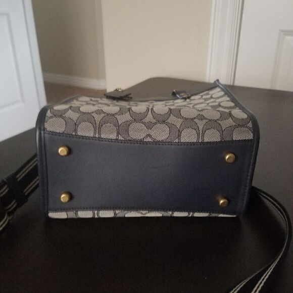 Coach Crossbody   - Picture 5 of 7